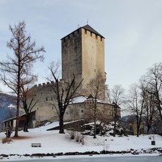 2 - Photo of Bruck Castle.jpg