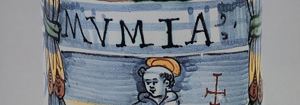 Albarello mumia.jpg
